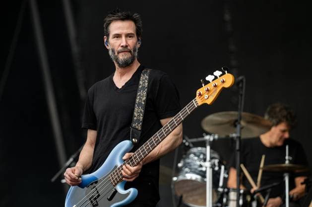 Entertainment Themen der Woche KW24 Entertainment Bilder des Tages Bassist and actor Keanu Reeves of Dogstar, US music band, performs during 29th music festival Rock for People in Hradec Kralove, Czech Republic, on June 14, 2024. (CTKxPhoto DavidxTanecek) CTKPhotoP2024061407084  CTKPhotoP2024061407084
