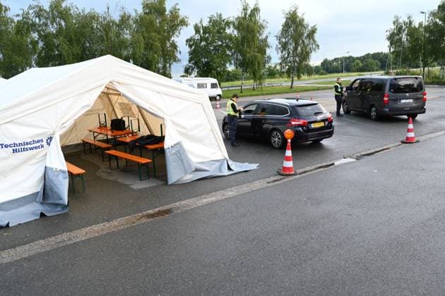 Grenzkontrolle im Anreiseverkehr zum ersten Spiel der Niederlande. Seit den Frühen Morgenstunden des 15. Juni kontrolliert die Bundespolizeidirektion Bad Bentheim am Grenzübergang Bunderneuland den Anreiseverkehr zum Länderspiel der niederländischen Nationalmannschaft. Bunde Niedersachsen Deutschland