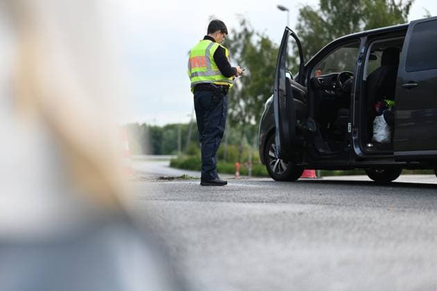 Grenzkontrolle im Anreiseverkehr zum ersten Spiel der Niederlande. Seit den Frühen Morgenstunden des 15. Juni kontrolliert die Bundespolizeidirektion Bad Bentheim am Grenzübergang Bunderneuland den Anreiseverkehr zum Länderspiel der niederländischen Nationalmannschaft. Bunde Niedersachsen Deutschland