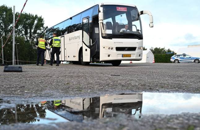 Grenzkontrolle im Anreiseverkehr zum ersten Spiel der Niederlande. Seit den Frühen Morgenstunden des 15. Juni kontrolliert die Bundespolizeidirektion Bad Bentheim am Grenzübergang Bunderneuland den Anreiseverkehr zum Länderspiel der niederländischen Nationalmannschaft. Bunde Niedersachsen Deutschland