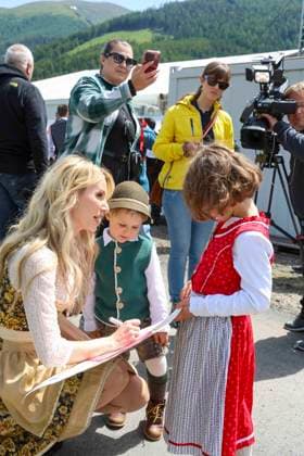 13.06.2024, Bad Kleinkircheim, AUT, Unterwegs in Kärnten, Reportage, Wenn die Musi Spielt 2024, im Bild Melissa Naschenweng,