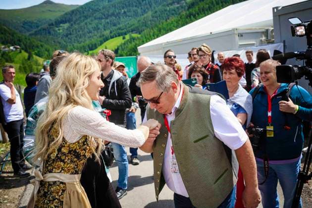 13.06.2024, Bad Kleinkircheim, AUT, Unterwegs in Kärnten, Reportage, Wenn die Musi Spielt 2024, im Bild Melissa Naschenweng,