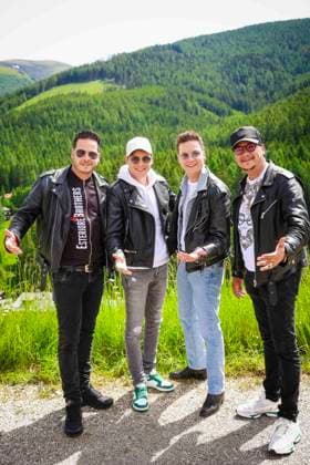 13.06.2024, Bad Kleinkircheim, AUT, Unterwegs in Kärnten, Reportage, Wenn die Musi Spielt 2024, im Bild Esteriore Brothers,