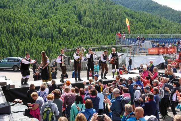 13.06.2024, Bad Kleinkircheim, AUT, Unterwegs in Kärnten, Reportage, Wenn die Musi Spielt 2024, im Bild sasa Avsenik & Oberkrainer,