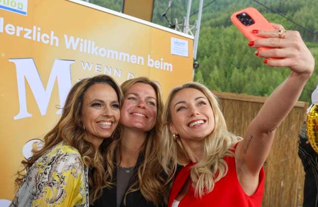 13.06.2024, Bad Kleinkircheim, AUT, Unterwegs in Kärnten, Reportage, Wenn die Musi Spielt 2024, im Bild Petra Frey, Saskia Lepping, ð‘¨ð‘µð‘µð‘¨-ð‘ªð‘¨ð‘¹ð‘°ð‘µð‘¨ ð‘¾ð’ð’äð’ ð’ ð’ ð’‰ð’‚ð’ ð’a,