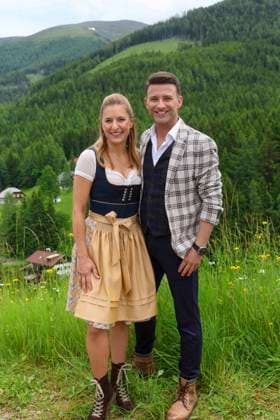 13.06.2024, Bad Kleinkircheim, AUT, Unterwegs in Kärnten, Reportage, Wenn die Musi Spielt 2024, im Bild Marco Ventre, Stefanie Hertel,