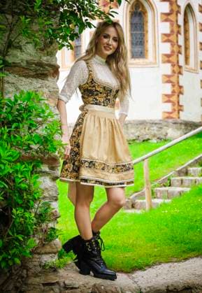 13.06.2024, Bad Kleinkircheim, AUT, Unterwegs in Kärnten, Reportage, Wenn die Musi Spielt 2024, im Bild Melissa Naschenweng,