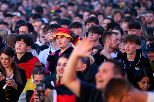 Public Viewing der EM: Etwa 8.000 Menschen sehen im FanPark am Airport Nürnberg das 5:1 der DFB-Elf gegen Schottland. (Themenbild, Symbolbild) Nürnberg, 14.06.2024 Bayern Deutschland Copyright: xDwixAnoraganingrumx