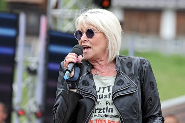 ORF Wenn die Musi spielt . Sängerin Claudia Jung während Proben zum Musik Open Air Wenn die Musi spielt am 14.06.2024 in Bad Kleinkirchheim. 20240615SBK0002