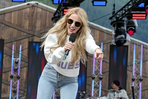 ORF Wenn die Musi spielt . Sängerin Melissa Naschenweng während Proben zum Musik Open Air Wenn die Musi spielt am 14.06.2024 in Bad Kleinkirchheim. 20240615SBK0042