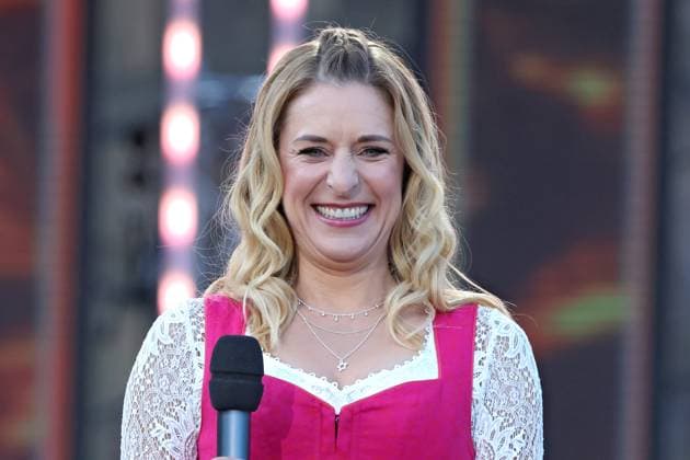 ORF Wenn die Musi spielt . Sängerin Stefanie Hertel während Proben zum Musik Open Air Wenn die Musi spielt am 14.06.2024 in Bad Kleinkirchheim. 20240615SBK0084