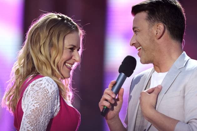 ORF Wenn die Musi spielt . Sängerin Stefanie Hertel und Moderator Marco Ventre während Proben zum Musik Open Air Wenn die Musi spielt am 14.06.2024 in Bad Kleinkirchheim. 20240615SBK0120