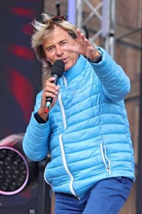 ORF Wenn die Musi spielt . Sänger Hansi Hinterseer während Proben zum Musik Open Air Wenn die Musi spielt am 14.06.2024 in Bad Kleinkirchheim. 20240615SBK0009