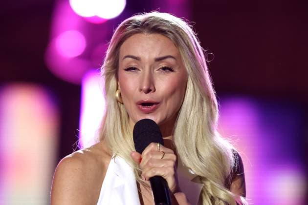ORF Wenn die Musi spielt . Sängeirn Anna-Carina Woitschack während Proben zum Musik Open Air Wenn die Musi spielt am 14.06.2024 in Bad Kleinkirchheim. 20240615SBK0169