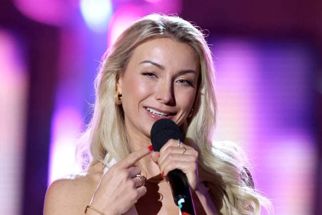 ORF Wenn die Musi spielt . Sängeirn Anna-Carina Woitschack während Proben zum Musik Open Air Wenn die Musi spielt am 14.06.2024 in Bad Kleinkirchheim. 20240615SBK0166