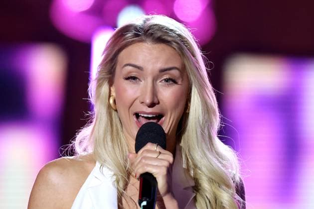 ORF Wenn die Musi spielt . Sängeirn Anna-Carina Woitschack während Proben zum Musik Open Air Wenn die Musi spielt am 14.06.2024 in Bad Kleinkirchheim. 20240615SBK0167