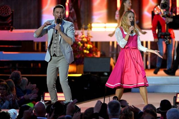 15.06.2024 - Bad Kleinkirchheim St. Oswald am Hoferriegel in Österreich (AUT) - Wenn die Musi spielt Open Air 2024 - Stefanie Hertel und Marco Ventre,