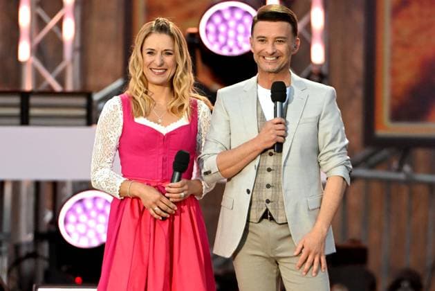 15.06.2024 - Bad Kleinkirchheim St. Oswald am Hoferriegel in Österreich (AUT) - Wenn die Musi spielt Open Air 2024 - Stefanie Hertel und Marco Ventre,