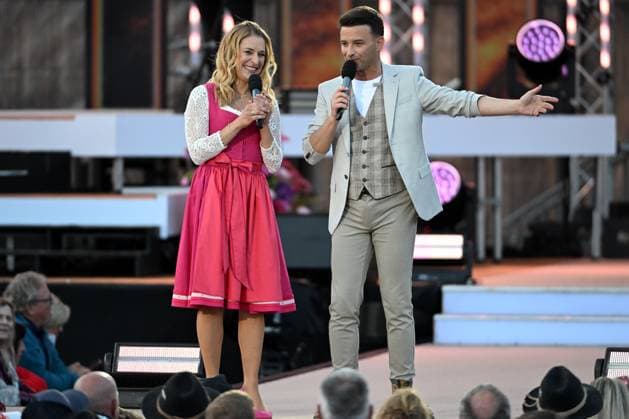 15.06.2024 - Bad Kleinkirchheim St. Oswald am Hoferriegel in Österreich (AUT) - Wenn die Musi spielt Open Air 2024 - Stefanie Hertel und Marco Ventre,
