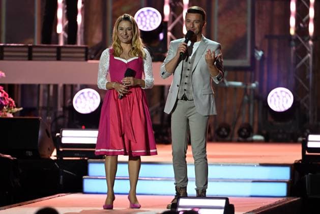15.06.2024 - Bad Kleinkirchheim St. Oswald am Hoferriegel in Österreich (AUT) - Wenn die Musi spielt Open Air 2024 - Stefanie Hertel und Marco Ventre,