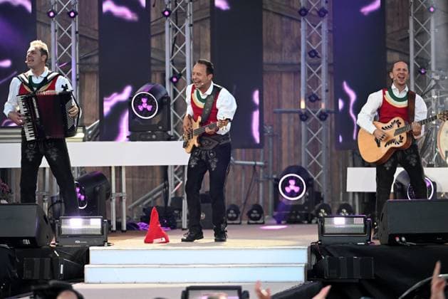 15.06.2024 - Bad Kleinkirchheim St. Oswald am Hoferriegel in Österreich (AUT) - Wenn die Musi spielt Open Air 2024 - Die jungen Zillertaler,