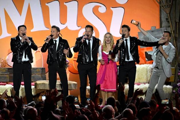 15.06.2024 - Bad Kleinkirchheim St. Oswald am Hoferriegel in Österreich (AUT) - Wenn die Musi spielt Open Air 2024 - Esteriore Brothers mit Stefanie Hertel und Marco Ventre,