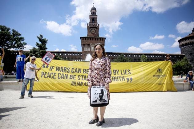 Bilder des Jahres 2024, News 06 Juni News Themen der Woche KW24 News Bilder des Tages June 16, 2024, Milan, Italy: The lawyer Stella Assange, wife of Julian Assange, co-founder of WikiLeaks, during a protest in Castello square, in Milan, Italy, 16 June 2024. ANSA Milan Italy  - ZUMAa110 20240616_zaf_a110_013 Copyright: xMouradxBaltixTouatix