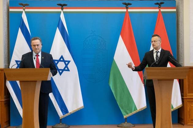 News Themen der Woche KW25 News Bilder des Tages (240617) -- BUDAPEST, June 17, 2024 -- Hungarian Minister of Foreign Affairs and Trade Peter Szijjarto (R) speaks during a joint press conference with Israeli Foreign Minister Israel Katz in Budapest, Hungary on June 17, 2024. Hungarian Minister of Foreign Affairs and Trade Peter Szijjarto on Monday called for the international community to prevent the Gaza crisis from escalating into an interstate war during a joint press conference with his Israeli counterpart Israel Katz. (Photo by Xinhua) HUNGARY-BUDAPEST-FM-ISRAEL-MEETING AttilaxVolgyi 