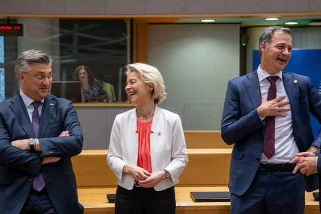 News Themen der Woche KW25 News Bilder des Tages BRUSSELS - Prime Minister of Croatia Andrej Plenkovic, President of the European Council Ursula Von Der Leyen and outgoing Prime Minister of Belgium Alexander De Croo at the round table during the informal EU summit. During the meeting, discussions will include the results of the European elections and the filling of top positions. ANP JONAS ROOSENS netherlands out - belgium out  Copyright: xx x501355118x originalFilename: 501355118.jpg