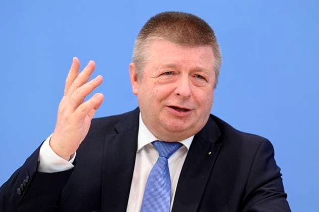 Thomas Haldenwang bei der Bundespressekonferenz Vorstellung des Verfassungsschutzberichts 2023 im Haus der Bundespressekonferenz. Berlin, 18.06.2024 *** Thomas Haldenwang at the Federal Press Conference Presentation of the 2023 Report on the Protection of the Constitution at the Federal Press Conference Center Berlin, 18 06 2024 Foto:xF.xKernx xFuturexImagex verfassungsschutzbericht_4617