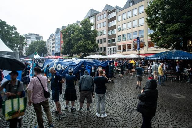 UEFA EURO 2024 in Köln, Public Viewing in Köln, Fan Zone am Heumarkt, Altermarkt. Obwohl Public Viewing abgesagt wurde, sammeln sich fans , Innenstadt. Fans von Schottland. UEFA EURO 2024 in Köln, Public Viewing in Köln, Fan Zone am Heumarkt, Altermarkt. Köln Innenstadt NRW Deutschland Copyright: xBEAUTIFULxSPORTS Buriakovx