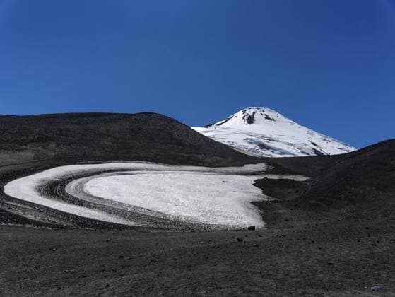 Creative Highlights World Landscape at the snow-covered Osorno volcano, Chile, South America *** Landscape AT The Snow Covered Osorno volcano, Chile, South America Copyright: imageBROKER BerndxBieder ibxbmb10747590.jpg