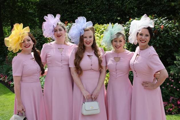 Entertainment Themen der Woche KW25 Entertainment Bilder des Tages . 19 06 2024. Ascot, United Kingdom. The Tootsie Rollers on the second day of Royal Ascot, United Kingdom.  xStephenxLockx xi-Imagesx IIM-25314-0003