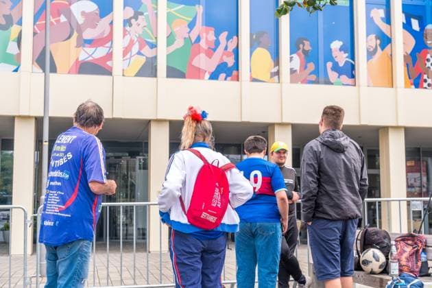 Ankunft der französischen Nationalmannschaft am Hyperion Hotel in Leipzig. Morgen wird die L equipe tricolore gegen Holland spielen. Nationaltrainer ist Didier Dechamps. Fans Ankunft Frankreich