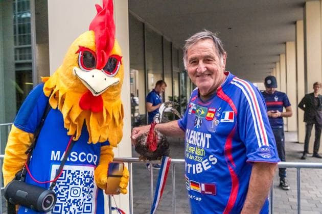 Ankunft der französischen Nationalmannschaft am Hyperion Hotel in Leipzig. Morgen wird die L equipe tricolore gegen Holland spielen. Nationaltrainer ist Didier Dechamps. Fans Ankunft Frankreich