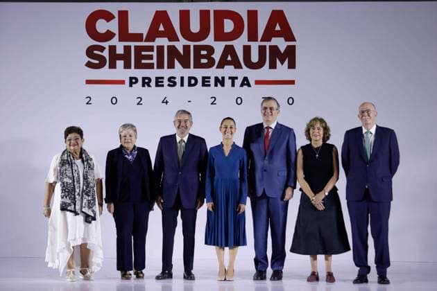 Bilder des Jahres 2024, News 06 Juni News Themen der Woche KW25 News Bilder des Tages June 20, 2024, Mexico City, Mexico City, Mexico: From left to right Ernestina Godoy (Legal Advisor), Alicia Barcena (Secretary of Environment), Juan Ramon de la Fuente (Secretary of Foreign Affairs), Claudia Sheinbaum (Virtual President Elect), Marcelo Ebrard (Secretary of Economy), Rosaura Ruiz (Secretary of Science, Humanities, Technology and Innovation) and Julio Berdegue (Secretary of Agriculture), members of the Official Cabinet of the Presidency. Mexico City Mexico - ZUMAs310 20240620_zip_s310_010 Copyright: xLuisxExSalgadox