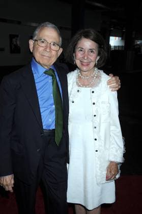 Fresh Air Fund Gala Donald Newhouse and wife Susan Newhouse posing for photographers at The Fresh Air Fund s Salute to American Heroes Gala on June 3, 2010 at Pier Sixty at Chelsea Piers in New York City. Picture by,  Copyright: xRobinxPlatzer TwinxImagesx xAvalonx 0547149992