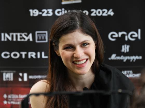 Entertainment Themen der Woche KW25 Entertainment Bilder des Tages Cagliari: Cagliari, 7th edition of the Filming Italy Sardegna Festival, Day 2 - Photocall. In the photo Alexandra Daddario Cagliari  - ZUMAp169 20240621_zea_p169_318 Copyright: xIPAx