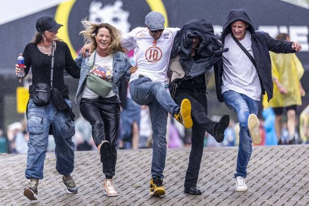 Entertainment Themen der Woche KW25 Entertainment Bilder des Tages LANDGRAAF - Festival goers during the first day of the Pinkpop music festival. ANP MARCEL VAN HOORN netherlands out - belgium out  Copyright: xx x501672727x originalFilename: 501672727.jpg