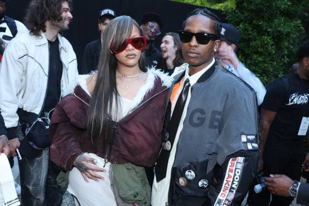 Entertainment Themen der Woche KW25 Entertainment Bilder des Tages PFW A$AP Rocky s, AMERICAN SABOTAGE, Presented by AWGE Front Row Rihanna and Asap Rocky attending the A$AP Rocky s, AMERICAN SABOTAGE, Presented by AWGE Menswear Spring Summer 2025 show as part of Paris Fashion Week in Paris, France on June 21, 2024. Photo by Jerome Dominé ABACAPRESS.COM  Copyright: xDominexJerome ABACAx