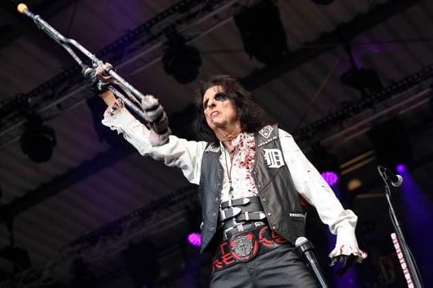 Bilder des Jahres 2024, Entertainment 06 Juni Entertainment Themen der Woche KW25 Entertainment Bilder des Tages Alice Cooper live bei einem Konzert seiner Too Close for Comfort -Tour auf der Waldbühne. Northeim, 22.06.2024 *** Alice Cooper live at a concert of his Too Close for Comfort Tour at the Waldbühne Northeim, 22 06 2024 Foto:xC.xNiehausx xFuturexImagex cooper_4650