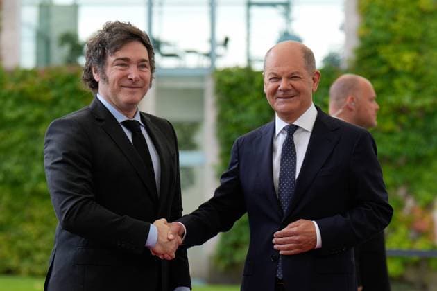 Bilder des Jahres 2024, News 06 Juni News Themen der Woche KW25 News Bilder des Tages Staatsbesuch, Bundeskanzler Scholz, Präsident Milei Bundeskanzler Olaf Scholz empfängt den Präsidenten der Argentinischen Republik, Javier Milei im Bundeskanzleramt Berlin Berlin GER *** State visit, Federal Chancellor Scholz, President Milei Federal Chancellor Olaf Scholz receives the President of the Argentine Republic, Javier Milei, at the Federal Chancellery Berlin Berlin GER