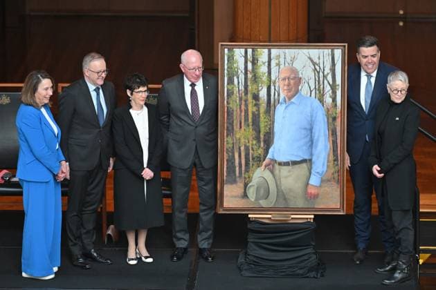 GOVERNOR GENERAL PORTRAIT UNVEILING, President Sue Lines, Prime Minister Anthony Albanese, Linda Hurley Governor-General David Hurley, Speaker Milton Dick and artist Jude Rae during the unveiling of the Governor-General?s official portrait at Parliament House in Canberra, Monday, June 24, 2024. ( NO ARCHIVING, EDITORIAL USE ONLY, NO USE IN BOOKS WITHOUT CONSENT CANBERRA AUSTRALIAN CAPTIAL TERRITORY AUSTRALIA  Copyright: xMICKxTSIKASx 20240624145739606135