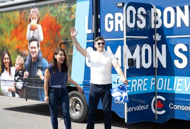 June 24, 2024, Quebec, Pq, Canada: Conservative Leader Pierre Poilievre and his wife Anaida step off the RV touring Quebec for the Fete nationale, in Quebec City, Monday, June 24, 2024. Quebec Canada  - ZUMAc35_ 20240624_zaf_c35_035 Copyright: xJacquesxBoissinotx