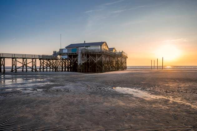 Creative Highlights World Germany, Schleswig-Holstein, St. Peter-Ording, Empty pier at sunset, FRF01040