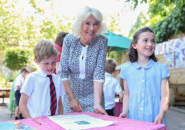 Bilder des Jahres 2024, Entertainment 06 Juni Entertainment Themen der Woche KW26 Entertainment Bilder des Tages . 26 06 2024. London, United Kingdom. Queen Camilla during a visit to the Christ Church Church of England Primary Schools Literary Festival in London.  xPoolx xi-Imagesx IIM-25327-0014