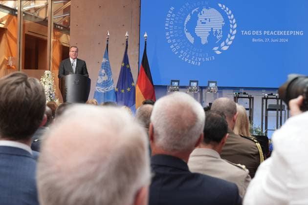 Tag des Peacekeeping, Verleihung fuer Internationale Friedenseinsaetze durch Bundesminister Verteidigungsminister Boris Pistorius bei der Auszeichnung fuer internationale Friedenseinsaetze am Tag des Peacekeeping, Berlin, 27.06.2024 Berlin Berlin Deutschland