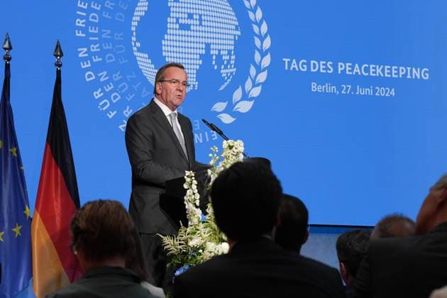 Tag des Peacekeeping, Verleihung fuer Internationale Friedenseinsaetze durch Bundesminister Verteidigungsminister Boris Pistorius im Portrait bei seiner Rede zur Auszeichnung fuer internationale Friedenseinsaetze am Tag des Peacekeeping, Berlin, 27.06.2024 Berlin Berlin Deutschland