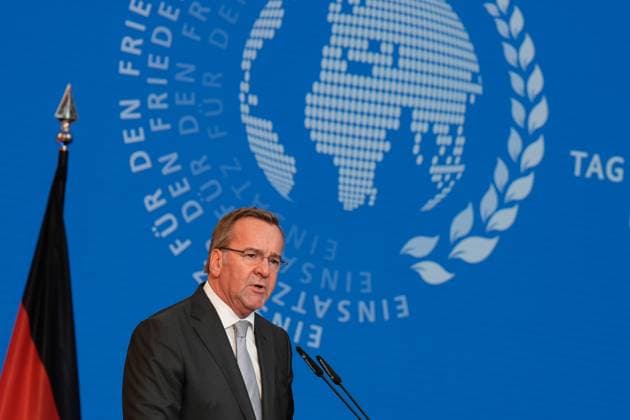 Tag des Peacekeeping 2024, Bundesminister der Verteidigung, Boris Pistorius Tag des Peacekeeping 2024, Ehrung von deutschem Personal in internationalen Friedenseinsätzen im AXICA Veranstaltungszentrum am Brandenburger Tor, Bundesminister der Verteidigung, Boris Pistorius Berlin Berlin GER