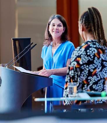 Annalena Baerbock - Peacekeeping 2024 EUR, Deutschland, Berlin, 27.06.2024: Bundesaussenministerin Annalena Baerbock (B90 Die Grünen) würdigt am Tag des Peacekeepings den Einsatz aller deutschen Einsatzkräfte in internationalen Friedensmissionen. Geehrt werden Angehörige von NATO-, EU- und VN-Missionen. Ein Einsatz für Stabilität, Sicherheit und Frieden sowie polizeiliche und militärische Maßnahmen zur Krisenbewältigung.